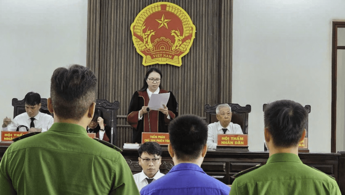 Bác sĩ bị tuyên án tử hình vì giết người tình và phân xác. Bác sĩ bị tuyên án tử hình vì giết người tình và phân xác.