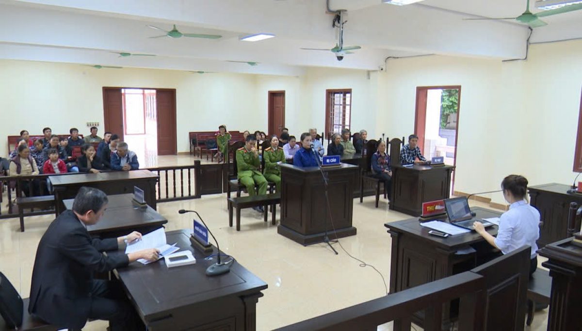 Người liên quan không phải hoàn trả tiền trong vụ án lừa đảo. Người liên quan không phải hoàn trả tiền trong vụ án lừa đảo.